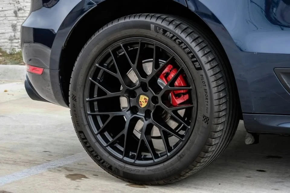 2018 Porsche Macan - Image 14 of 17