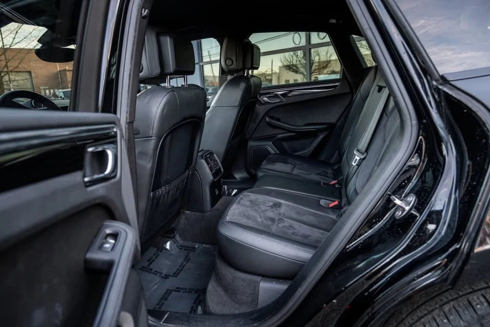 2018 Porsche Macan - Image 8 of 9