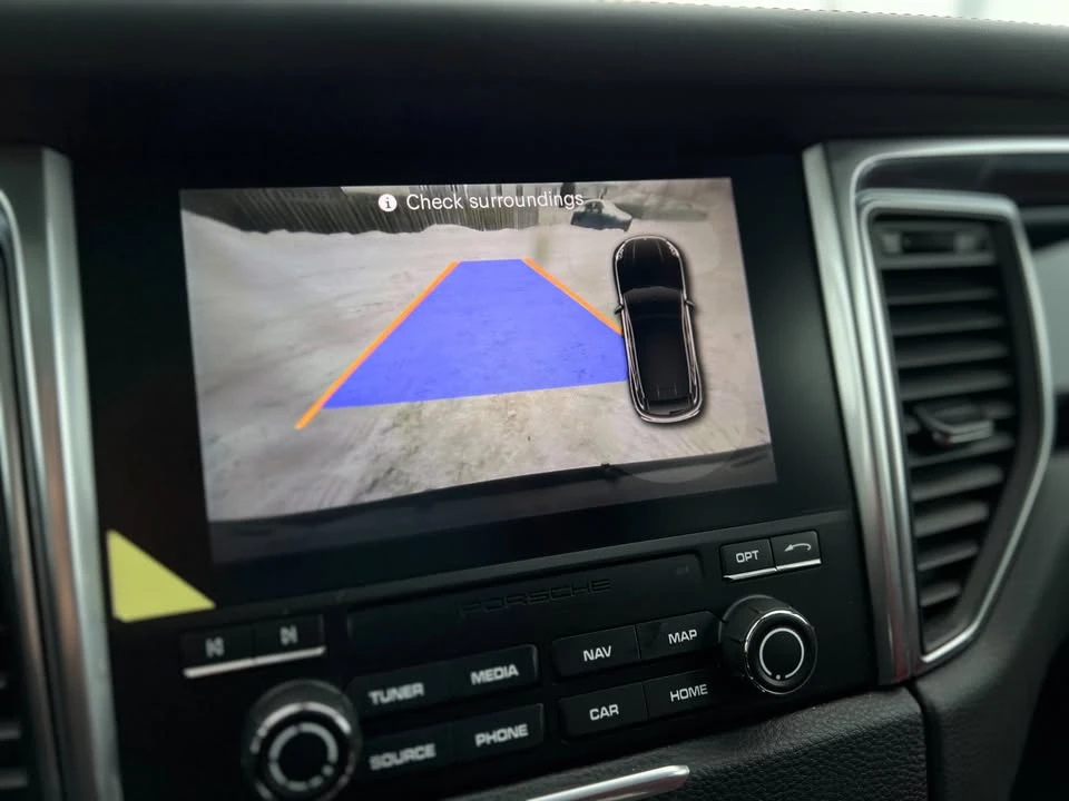 2018 Porsche Macan - Image 11 of 19