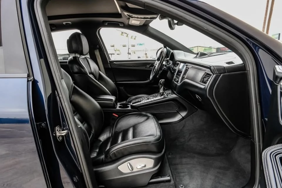 2018 Porsche Macan - Image 13 of 17