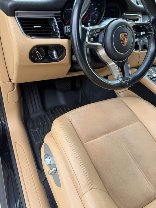 2018 Porsche Macan - Image 11 of 19
