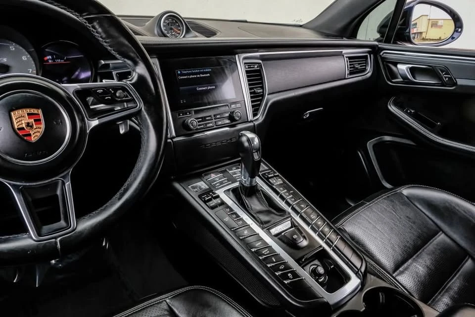 2018 Porsche Macan - Image 11 of 17