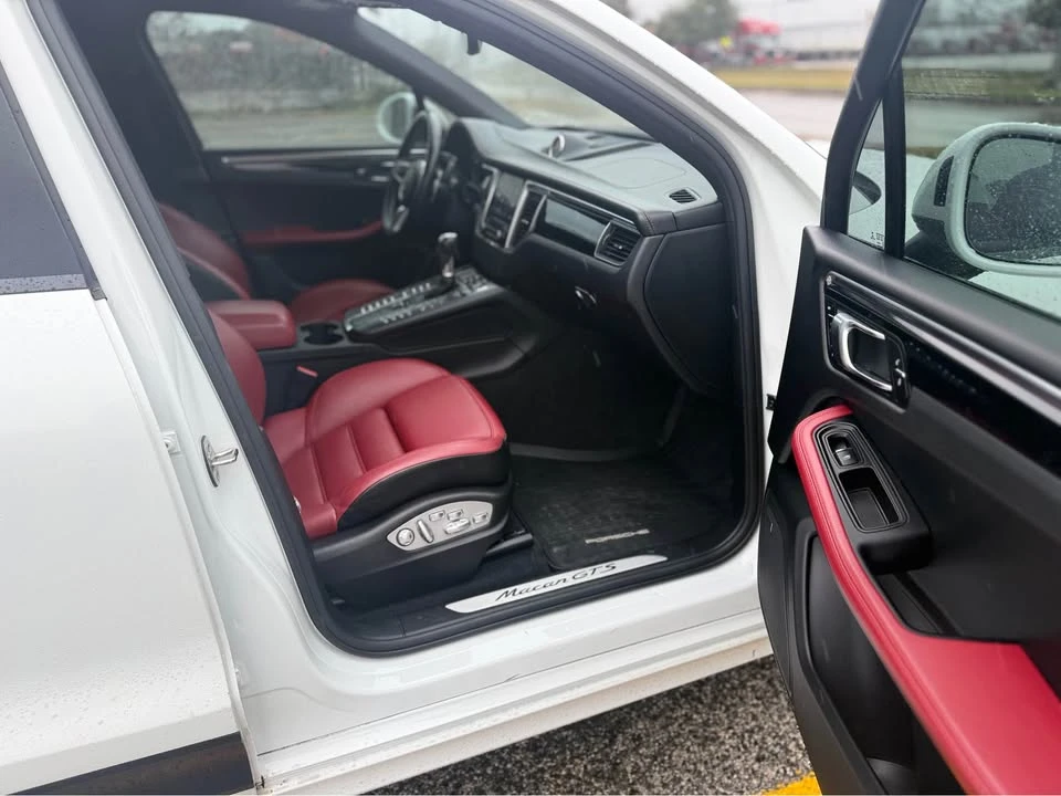 2018 Porsche Macan - Image 13 of 14