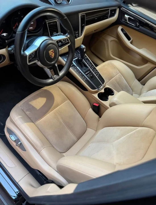 2018 Porsche Macan - Image 16 of 19