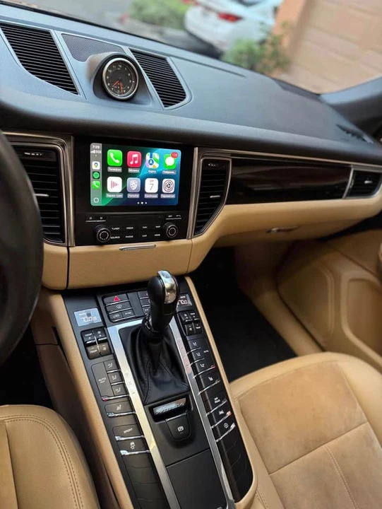 2018 Porsche Macan - Image 10 of 19
