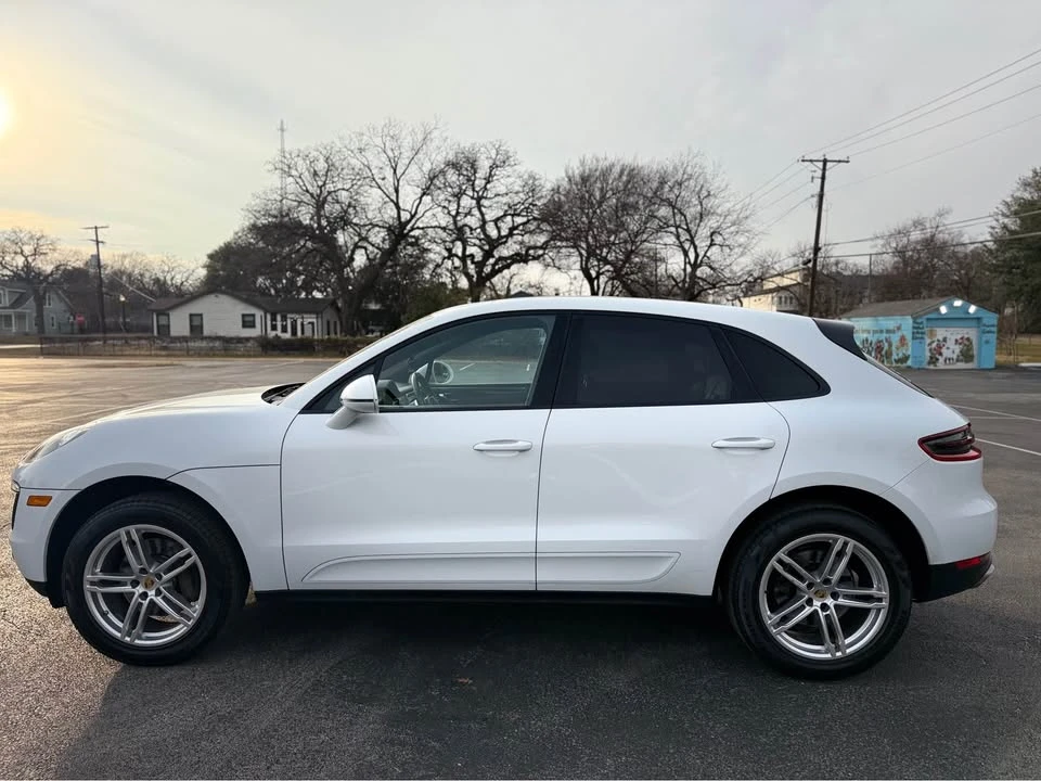 2018 Porsche Macan - Image 2 of 17