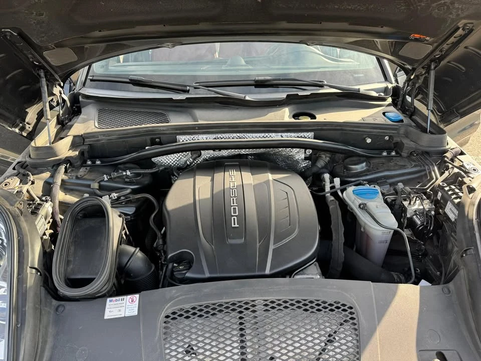 2018 Porsche Macan - Image 6 of 8