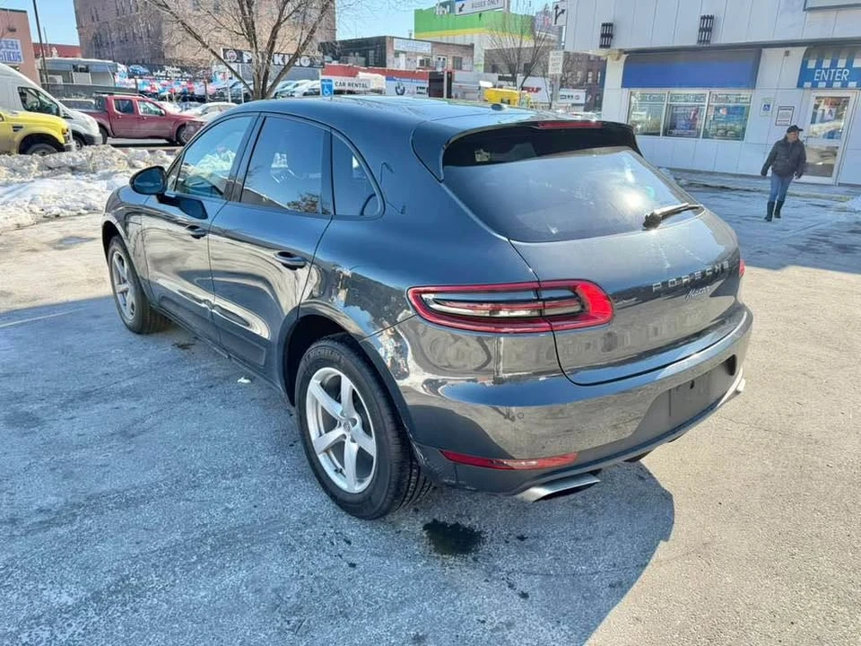2018 Porsche Macan - Image 10 of 19