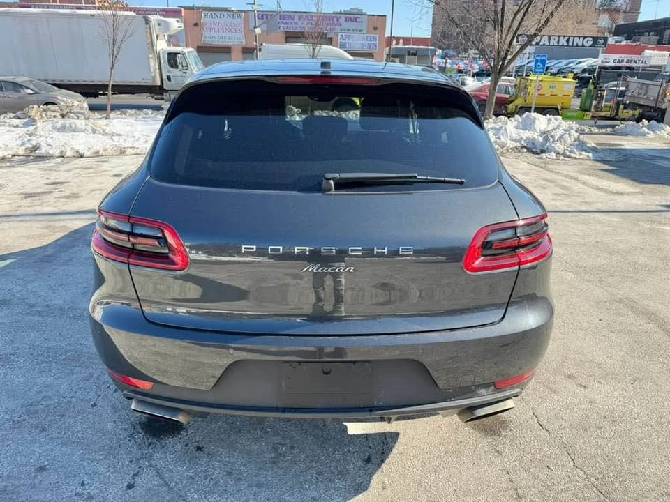 2018 Porsche Macan - Image 11 of 19