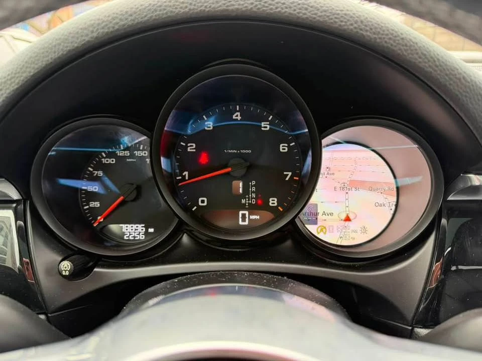 2018 Porsche Macan - Image 17 of 19