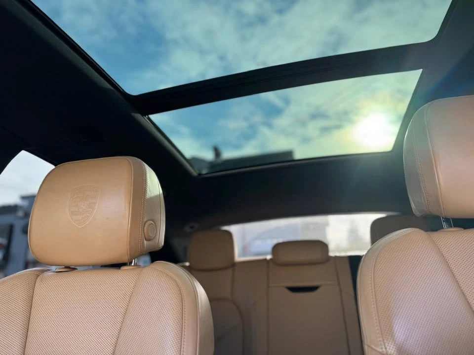 2018 Porsche Macan - Image 9 of 17