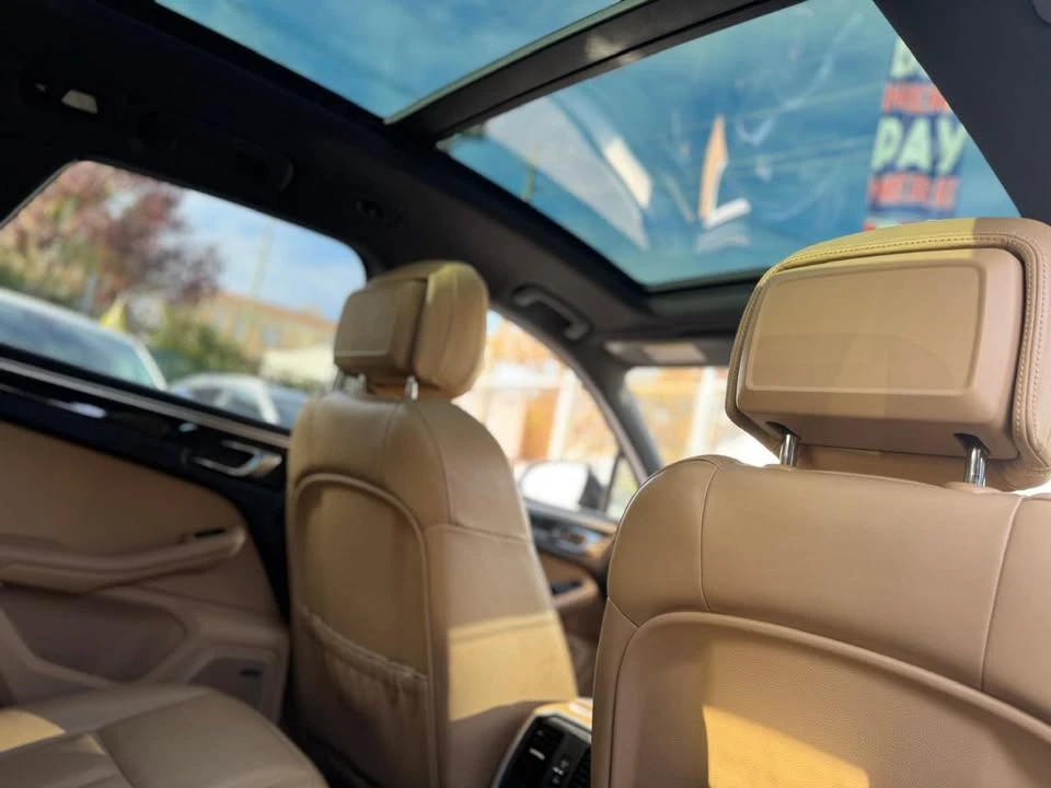 2018 Porsche Macan - Image 10 of 17
