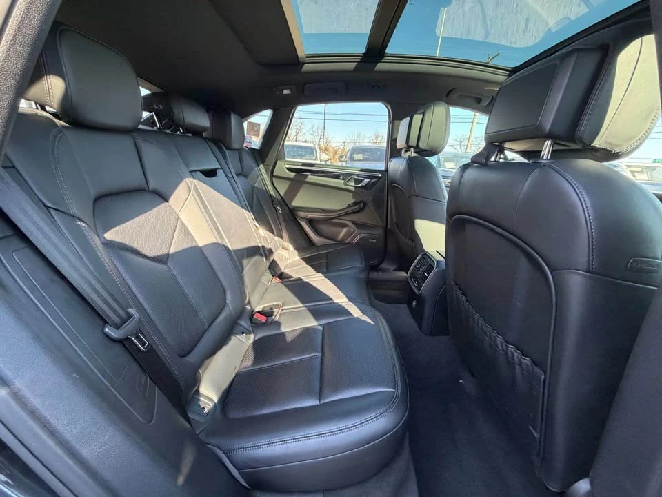 2018 Porsche Macan - Image 14 of 19