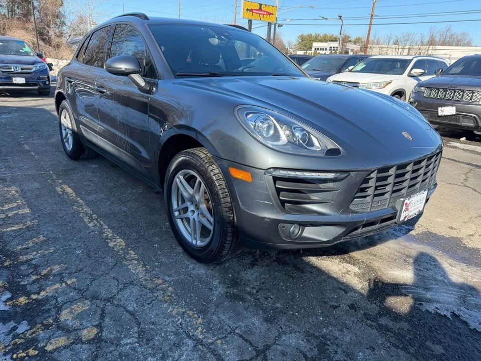 2018 Porsche Macan - Image 9 of 19