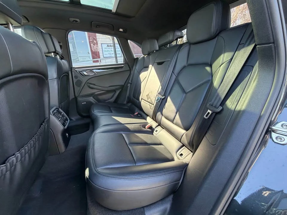 2018 Porsche Macan - Image 12 of 19