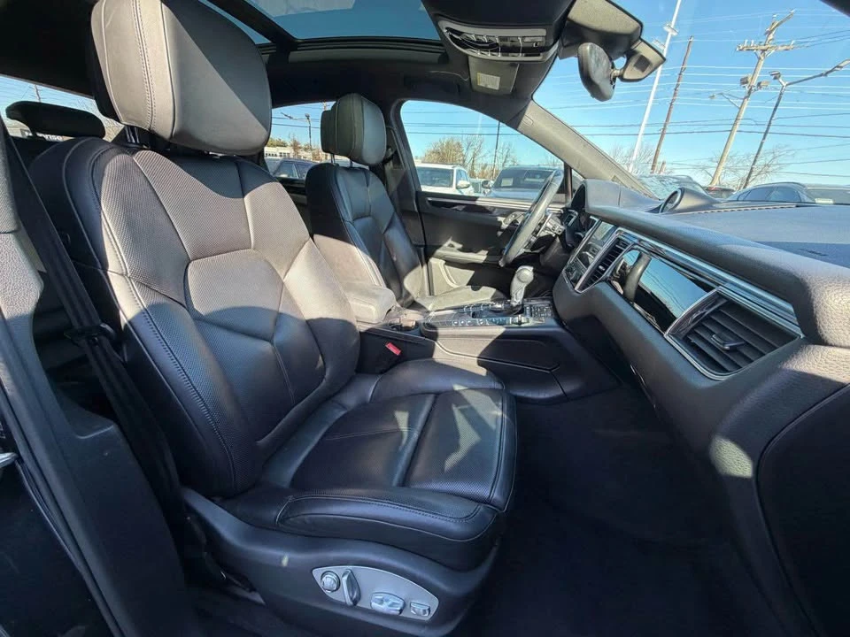 2018 Porsche Macan - Image 13 of 19