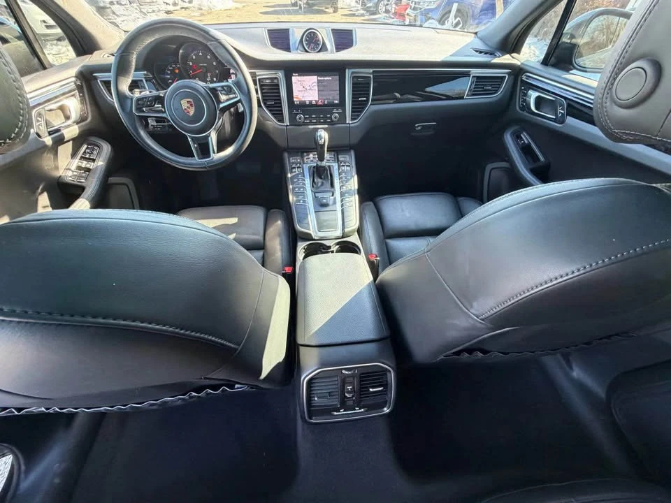 2018 Porsche Macan - Image 18 of 19