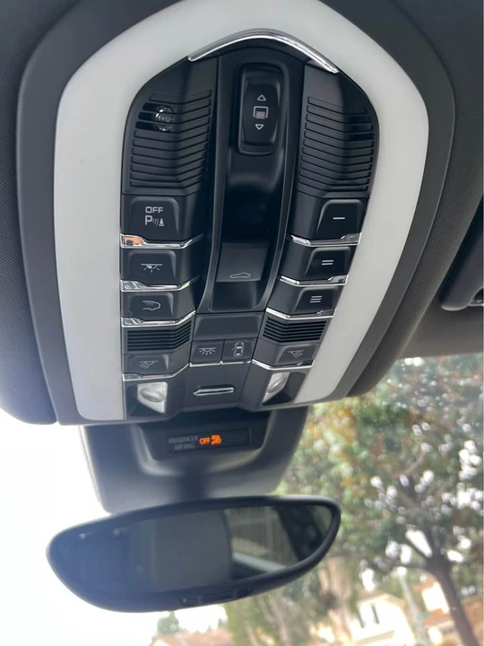 2018 Porsche Macan - Image 13 of 14