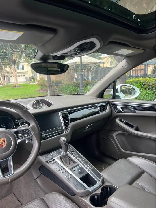2018 Porsche Macan - Image 8 of 14
