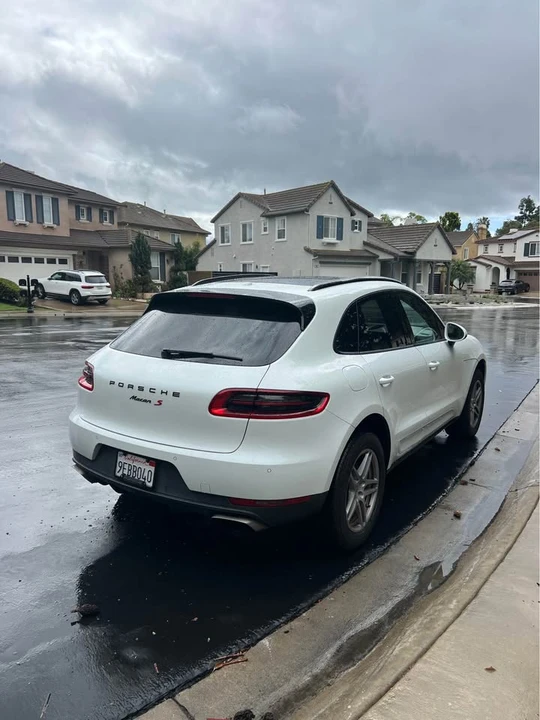 2018 Porsche Macan - Image 2 of 14