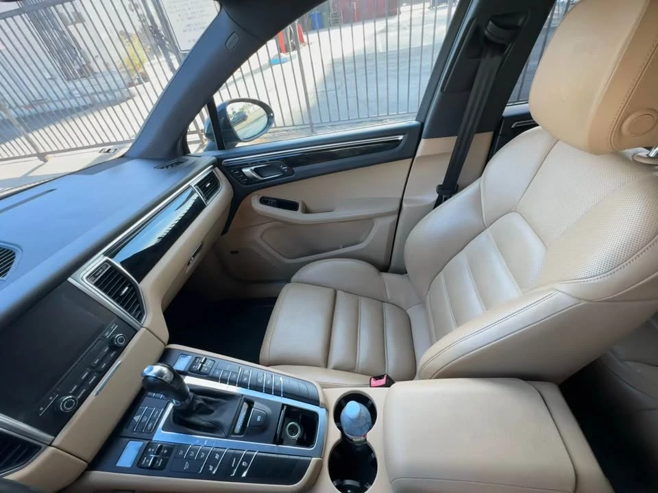2018 Porsche Macan - Image 11 of 14