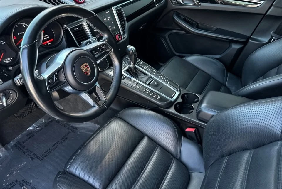 2018 Porsche Macan Turbo - Image 10 of 11