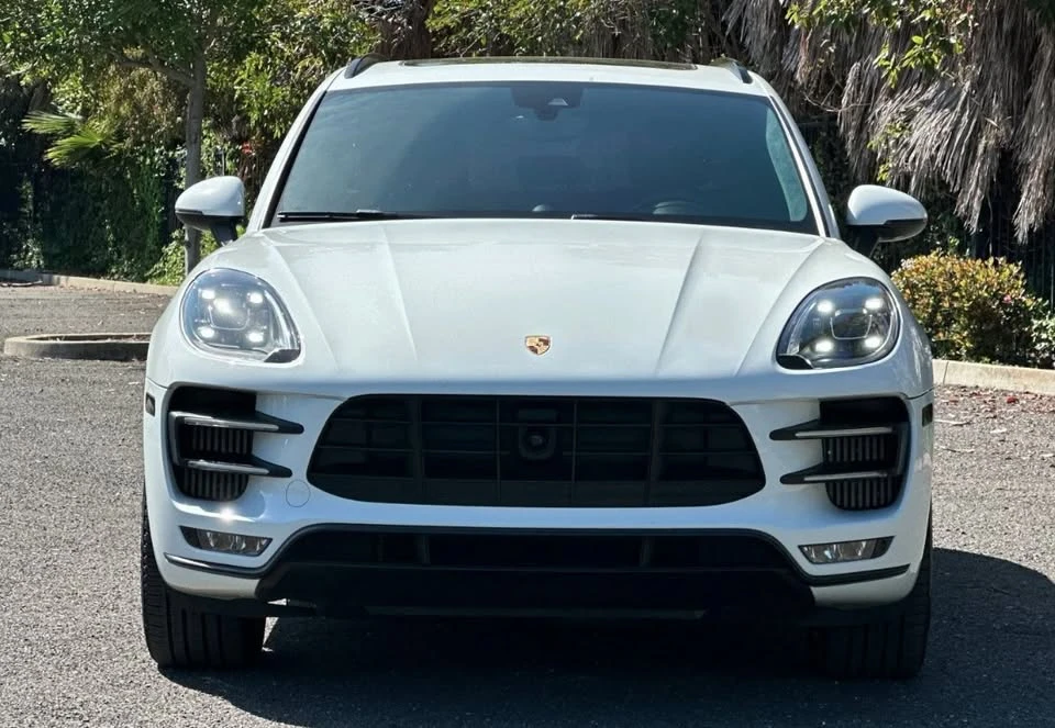 2018 Porsche Macan Turbo - Image 3 of 11