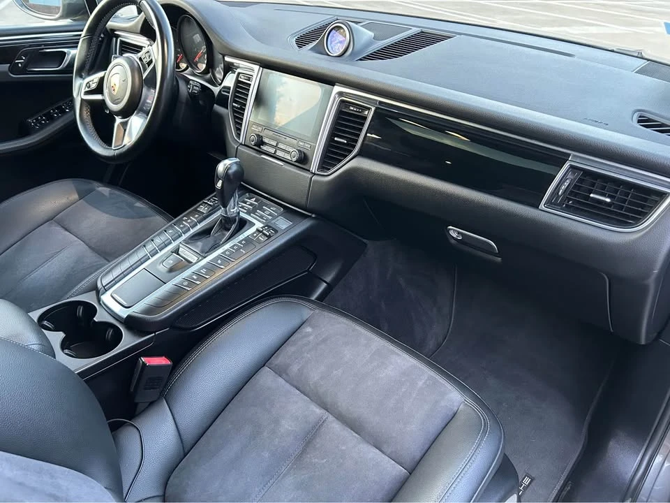 2018 Porsche Macan - Image 10 of 16