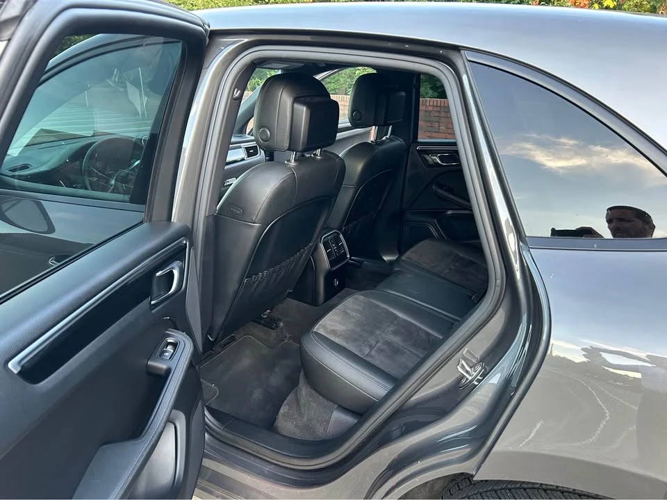 2018 Porsche Macan - Image 12 of 16
