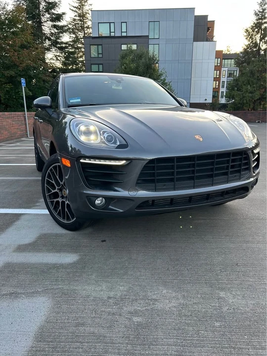2018 Porsche Macan - Image 2 of 16