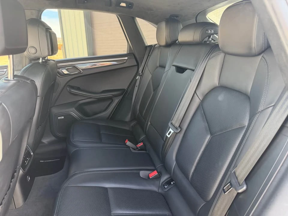 2018 Porsche Macan Turbo - Image 9 of 13