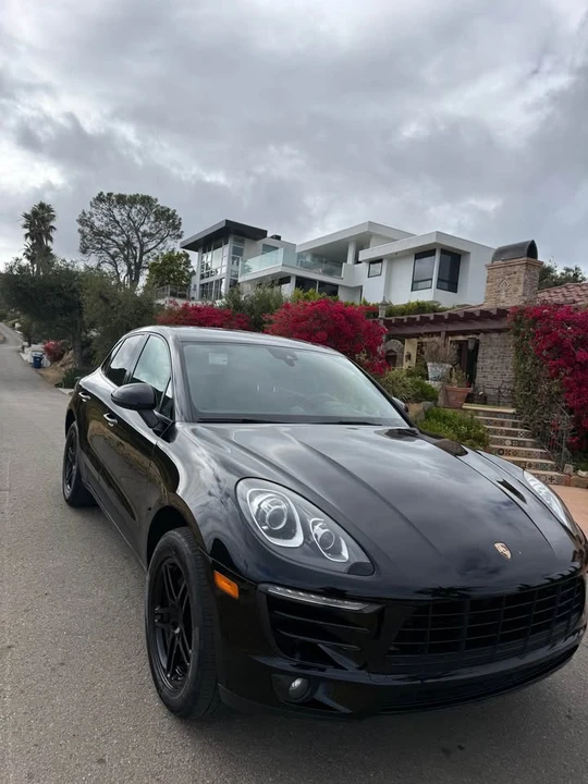 2018 Porsche Cayman - Image 2 of 10