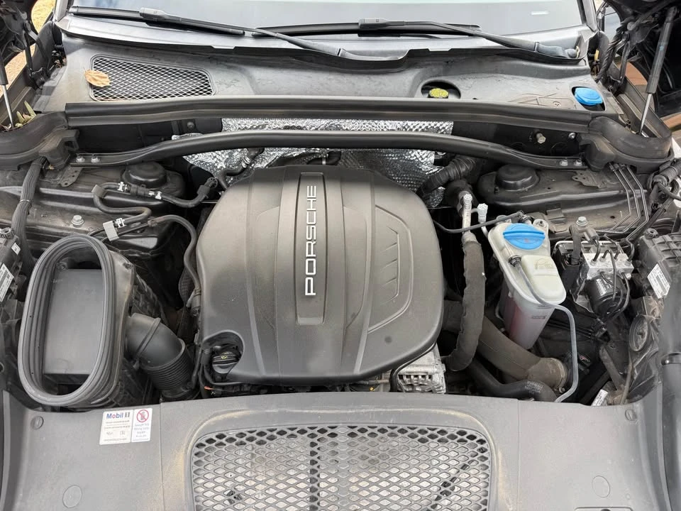 2018 Porsche Cayman - Image 7 of 10