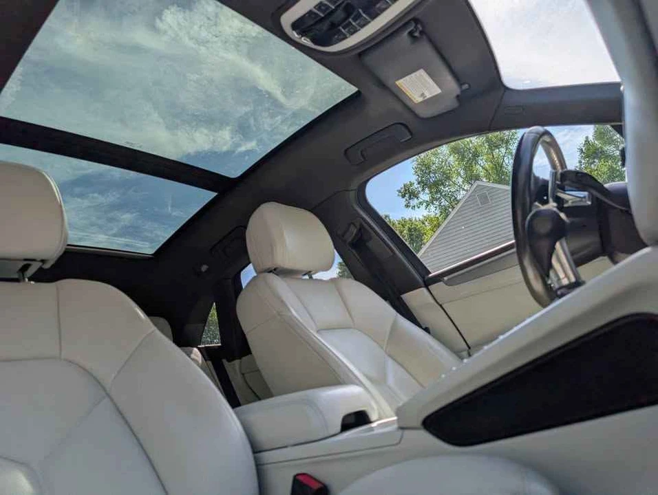 2018 Porsche Macan - Image 9 of 13