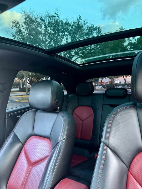 2018 Porsche Macan - Image 11 of 14
