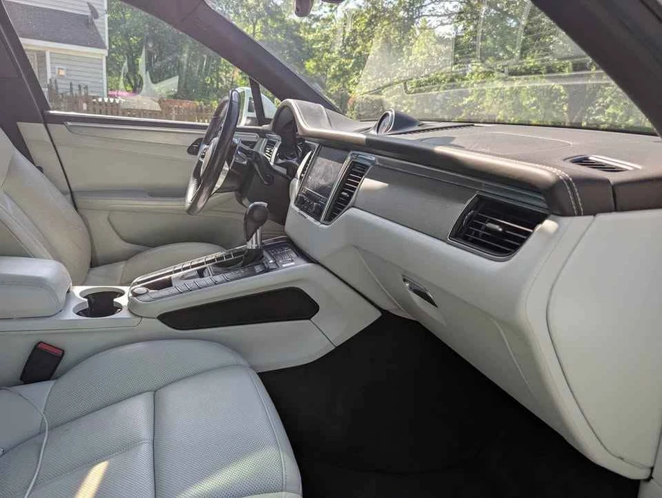 2018 Porsche Macan - Image 8 of 13