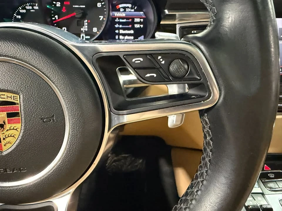 2018 Porsche Macan - Image 16 of 20