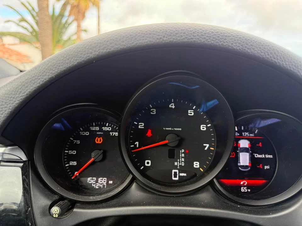 2018 Porsche Cayman - Image 8 of 10