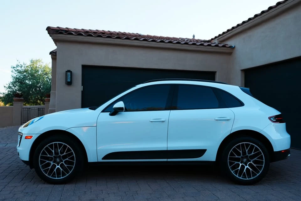 2018 Porsche Macan - Image 2 of 11