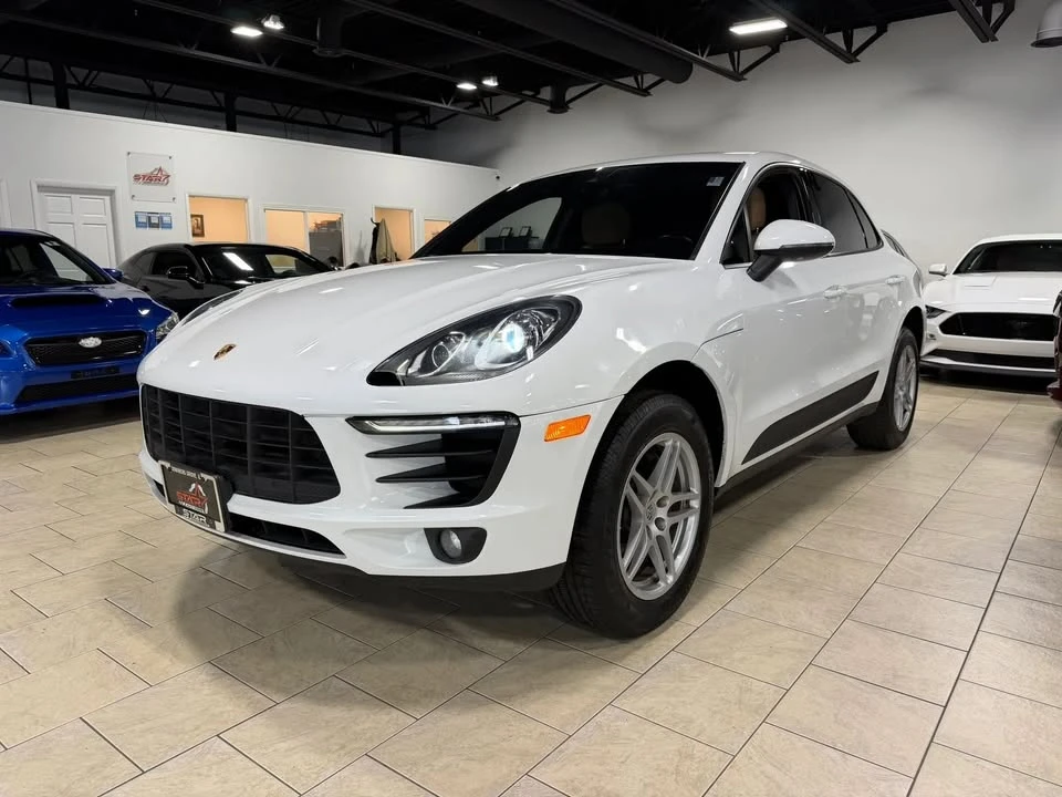 2018 Porsche Macan - Image 11 of 20