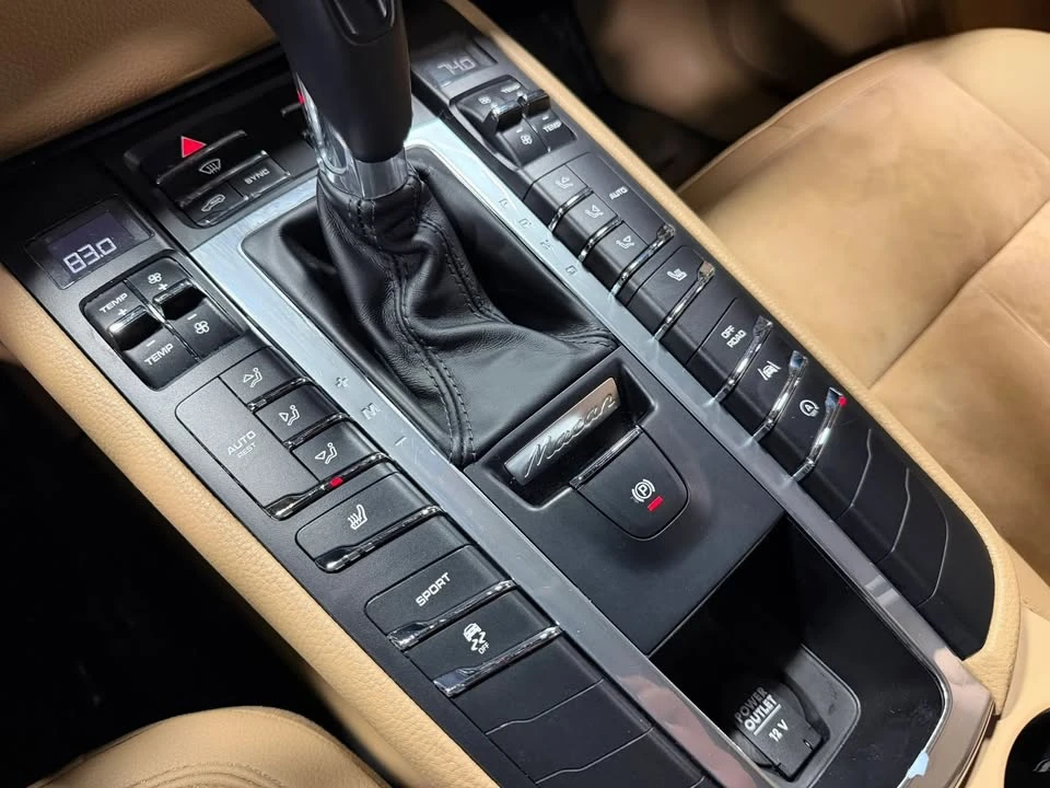 2018 Porsche Macan - Image 20 of 20
