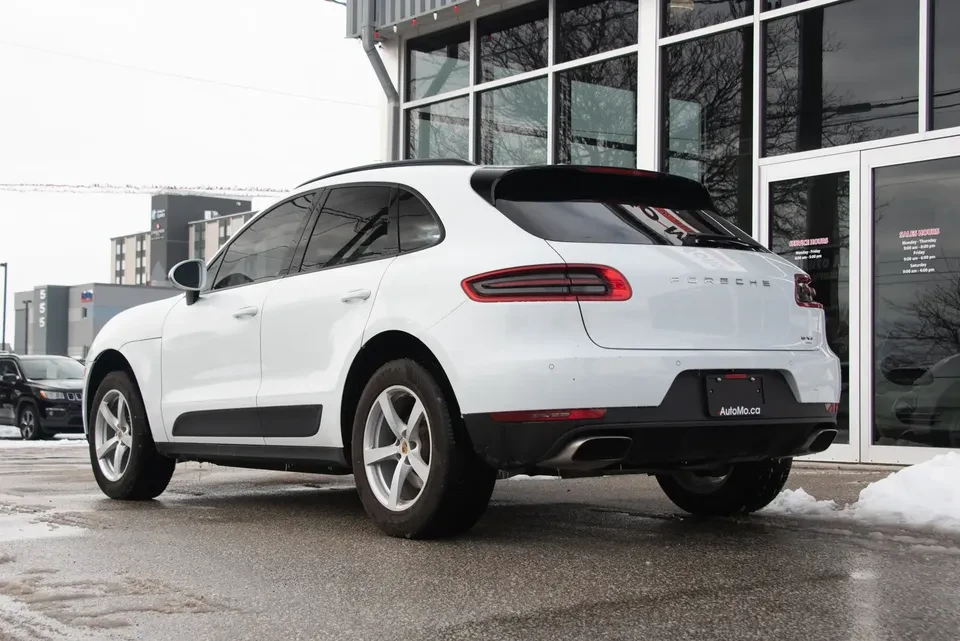 2018 Porsche Macan - Image 2 of 6