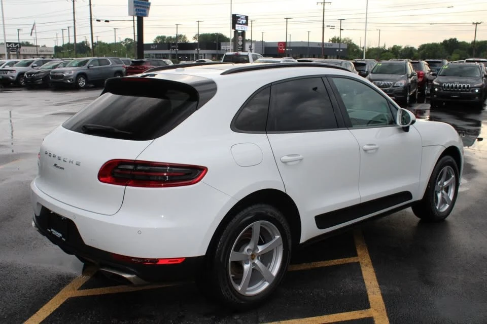 2018 Porsche Macan - Image 9 of 20