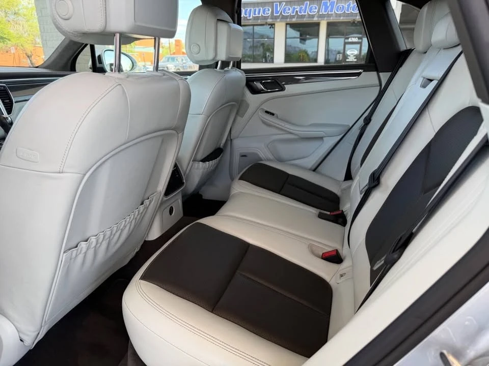 2018 Porsche Macan - Image 7 of 10
