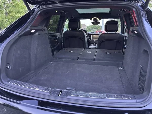 2018 Porsche Macan - Image 11 of 13