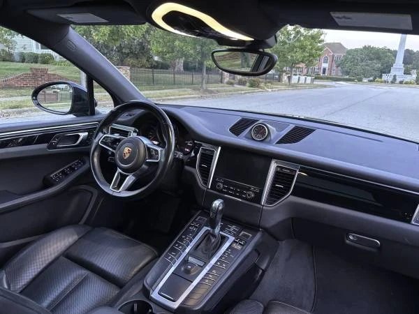 2018 Porsche Macan - Image 8 of 13