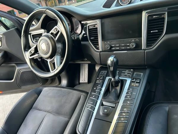 2018 Porsche Macan - Image 6 of 8