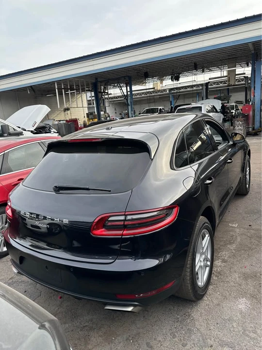 2018 Porsche Macan - Image 2 of 4