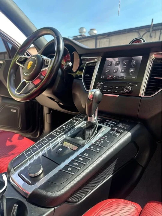 2018 Porsche Macan - Image 5 of 8