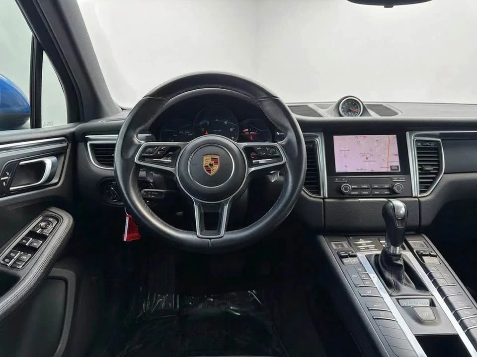 2018 Porsche Macan - Image 9 of 10
